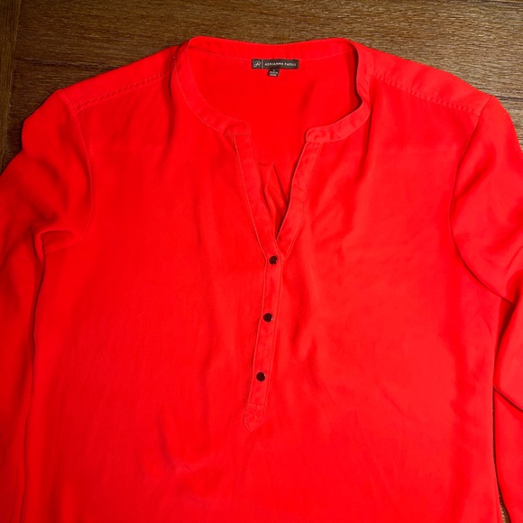 NWOT Adrianna Papell Red Henley top size large - Picture 6 of 12